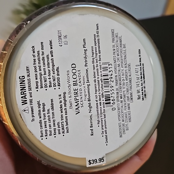 New vampire blood 3 wick candle with skull lid from bath and body works - Picture 4 of 4
